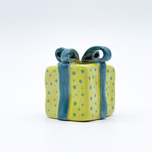 Gift box Candle Holder Yellow blue ribbon